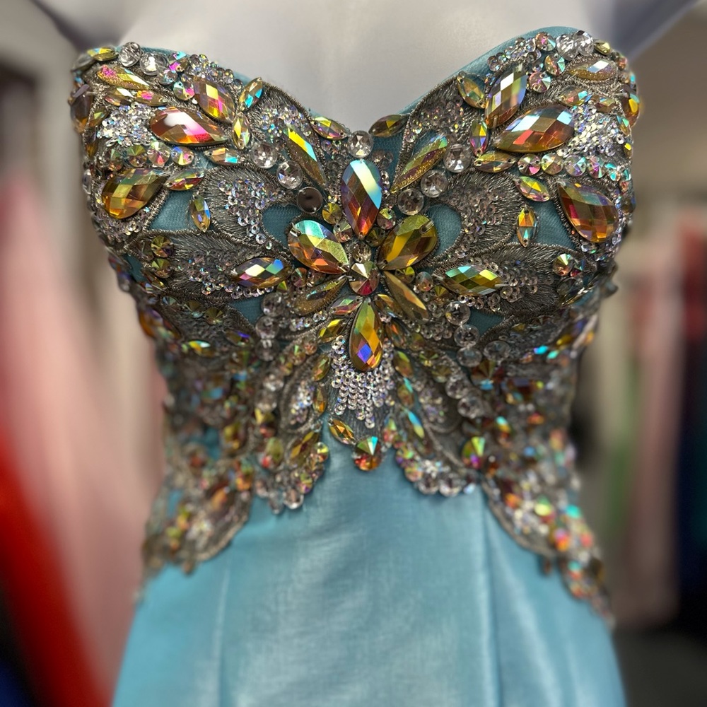 Elegant Blue Embellished Prom Dress
